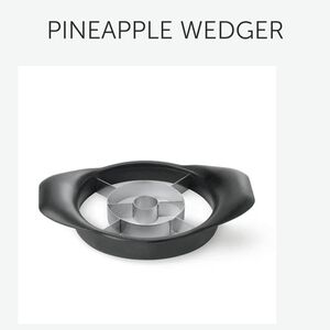 Pampered CHEF Black Pineapple Wedger